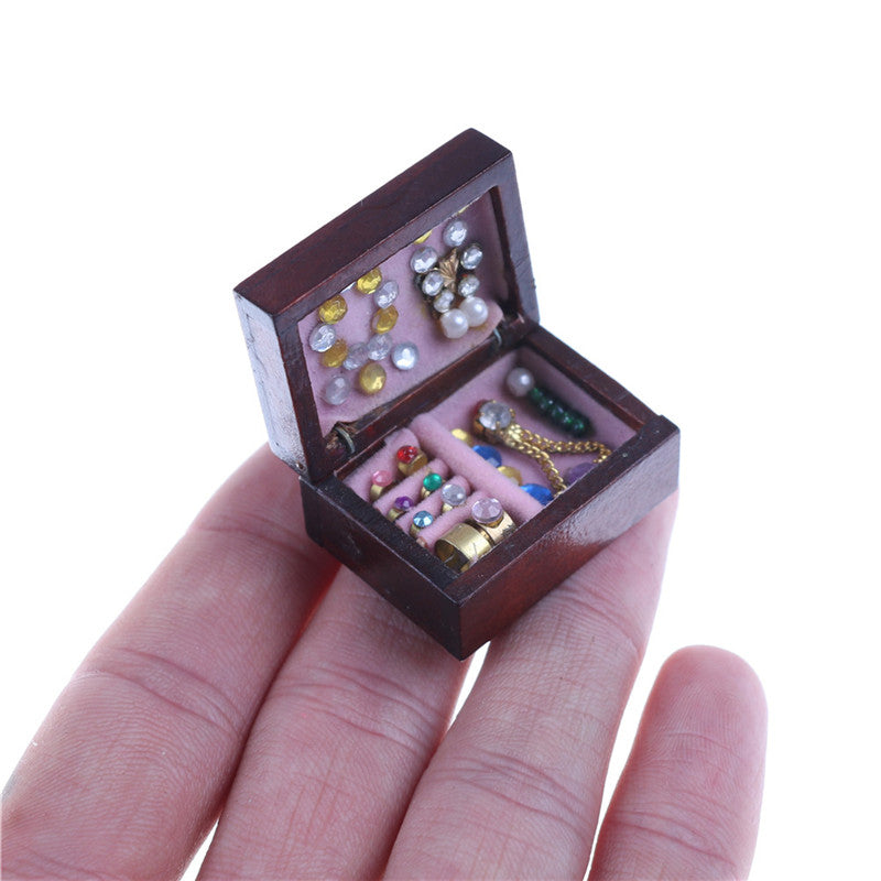 Dollhouse miniature jewelry, 1:12 scale