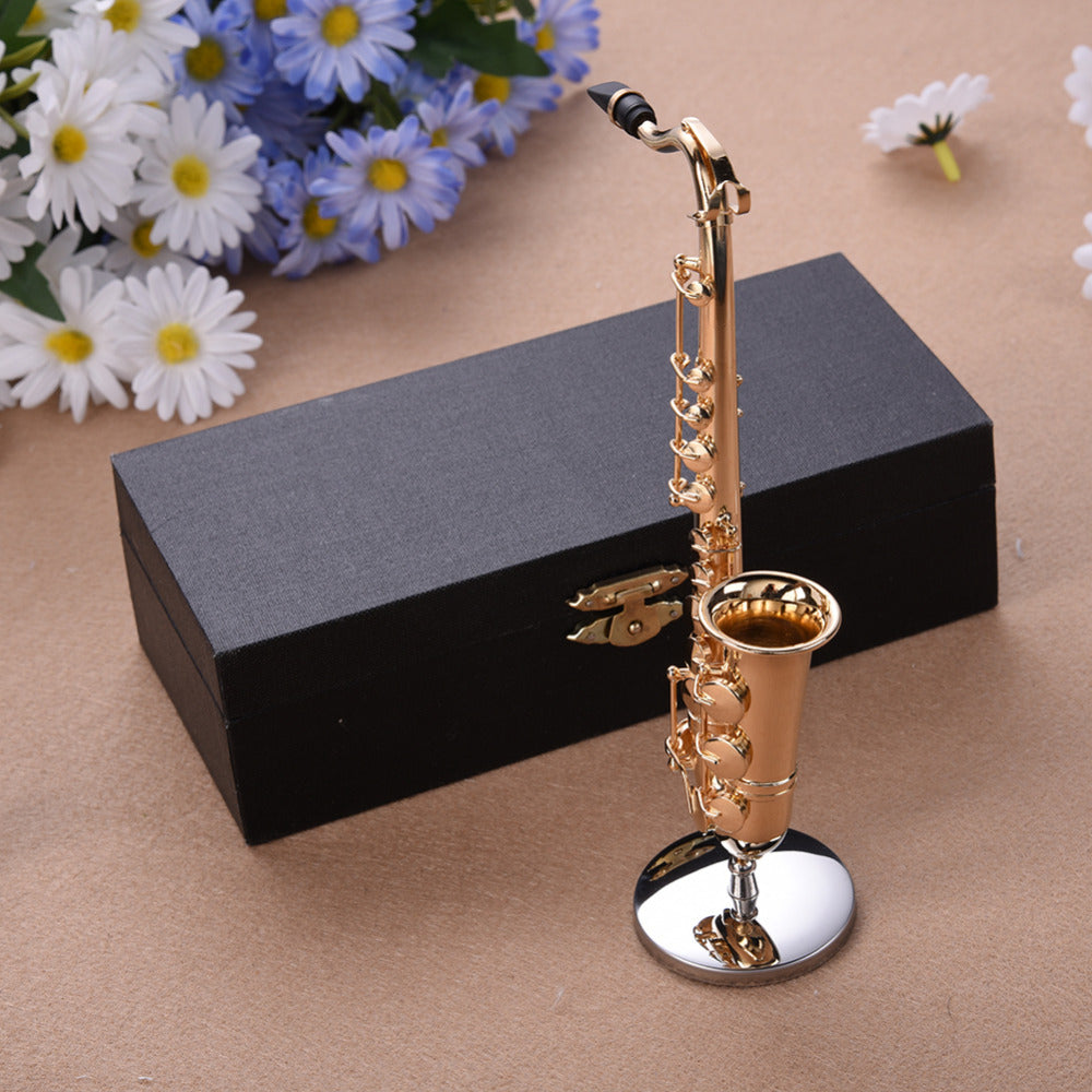 SAYDY Miniature Saxophone Alto Modèle de maison de poupée miniature avec  support et étui Cadeau d'anniversaire pour vos enfants 