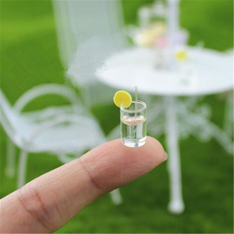 http://tinymusthaves.com/cdn/shop/products/lemon-drink-glass-1_1200x1200.jpg?v=1543967870