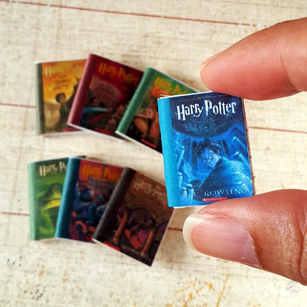 Miniature Reproduction Harry Potter Books for Dollhouses [FOD NI180]