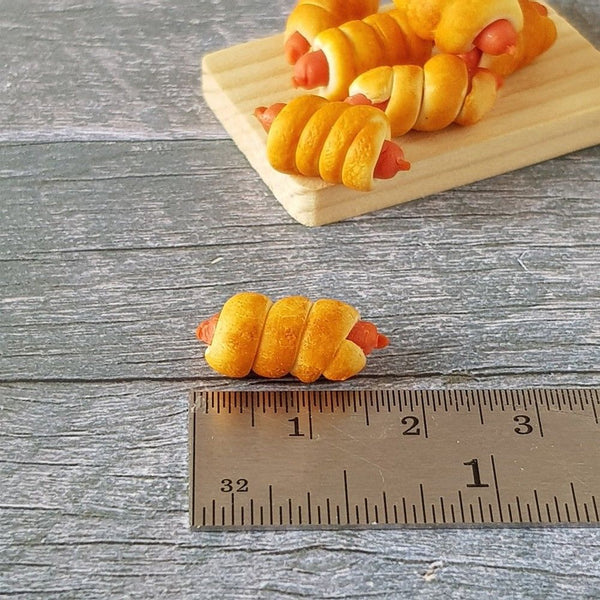 Miniature Sausage Bread (5 pcs) 1:12 scale