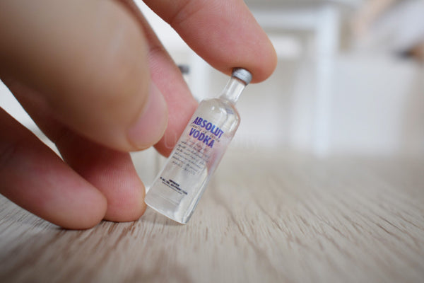 1/6 dollhouse miniature vodka bottles