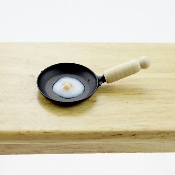 Dollhouse Miniature Fried Egg in Pan 1/12 scale