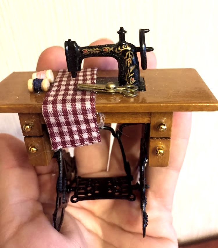 Miniature Wooden Dollhouse Vintage Sewing Machine