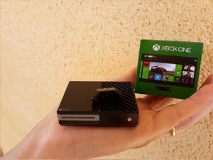 Miniature Xbox One, Controller and Box (1:12 scale)